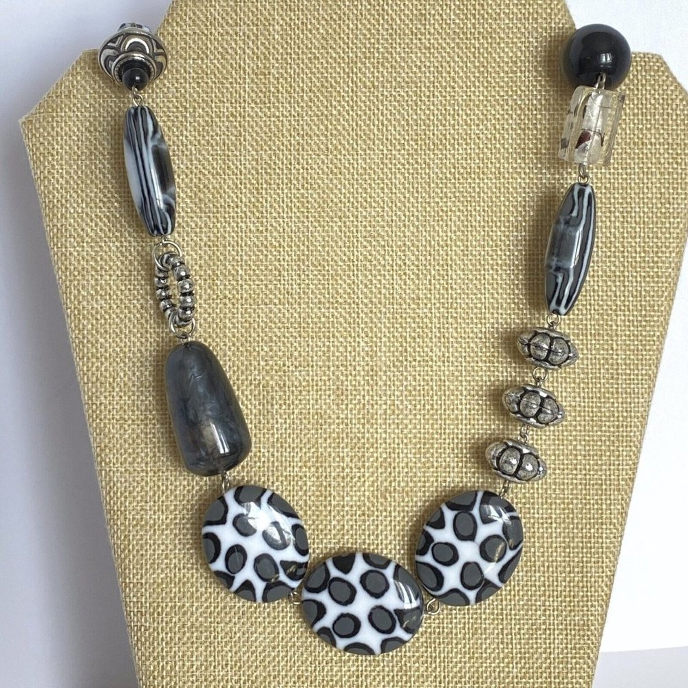 Chunky Black Gray Silver Tone Animal Print Large Beads Statement Necklace 35in